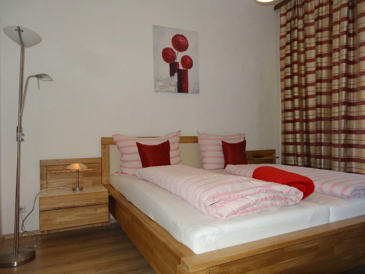 Gasthof Post Otel Kremsbrucke Oda fotoğraf